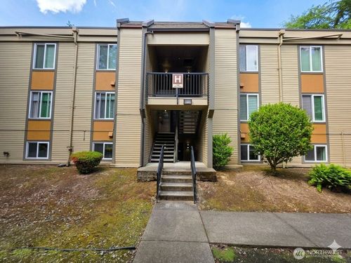 h19-14605 Ne 34th St, Bellevue, WA, 98007-3555 | Card Image
