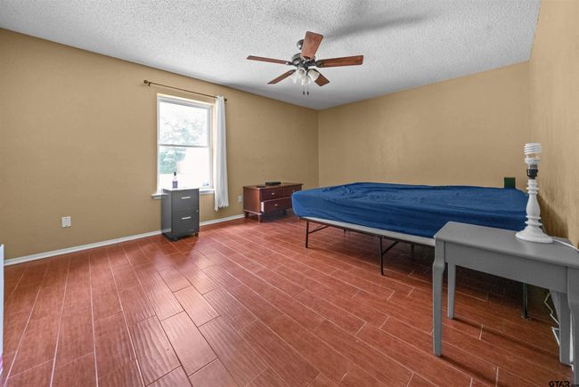 17607 Kristopher Cir, House other with 3 bedrooms, 2 bathrooms and null parking in Whitehouse TX | Image 11