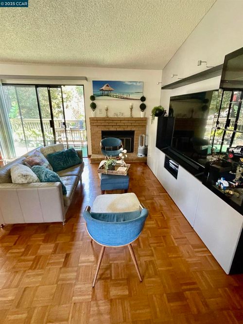 1106 Chelsea, Hercules, CA, 94547-3841 | Card Image