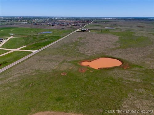 8 Sw 67th St, Lawton, OK, 73505 | Card Image