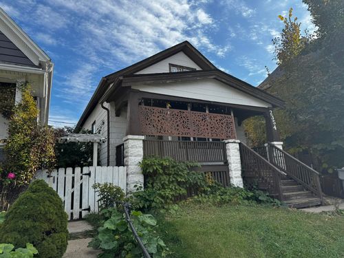 2354 S 16th St, Milwaukee, WI, 53215-3035 | Card Image
