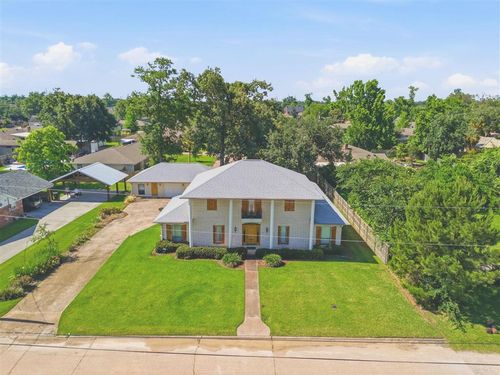917 W Lagrange St, Lake Charles, LA, 70605-1418 | Card Image
