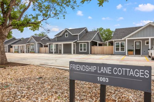 301-1003 Friendship Ln, Fredericksburg, TX, 78624-5633 | Card Image