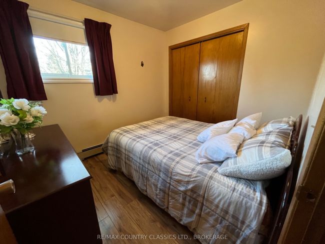 35 Clement St, House other with 4 bedrooms, 2 bathrooms and 7 parking in Addington Highlands ON | Image 21
