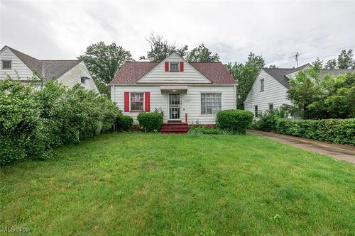 21202 Franklin Rd, Maple Heights, OH, 44137-2132 | Card Image