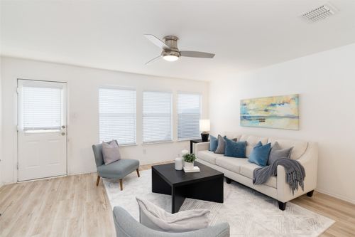 2209 Northway, Denton, TX, 76207-1033 | Card Image