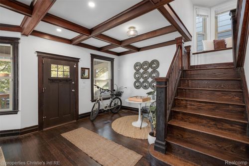 2517 Fischer St, Detroit, MI, 48214-1878 | Card Image