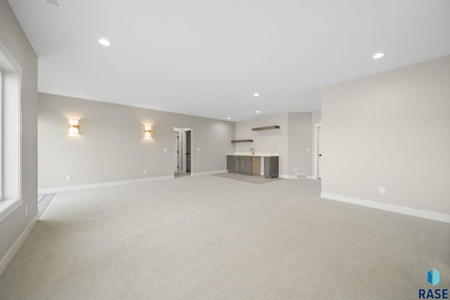 6604 E Hawker Cir, House other with 5 bedrooms, 4 bathrooms and null parking in Sioux Falls SD | Image 40