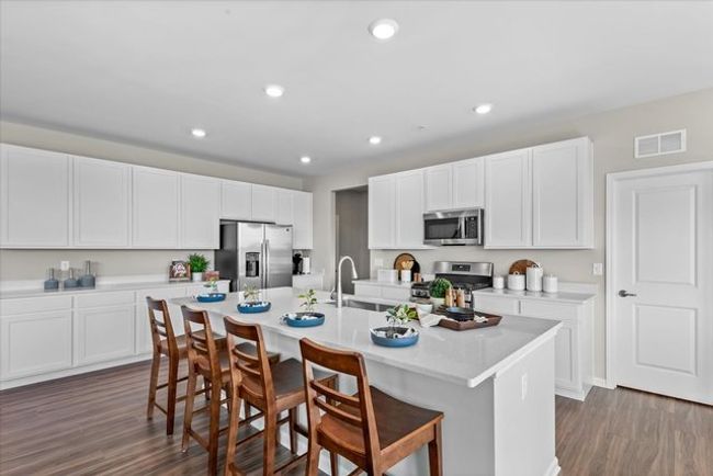 384 W Point Cir, House other with 4 bedrooms, 3 bathrooms and 3 parking in Algonquin IL | Image 4