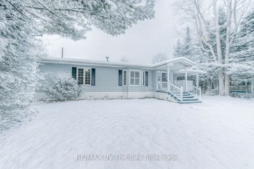 34 Topaz St, Wasaga Beach, ON, L9Z1X7 | Card Image