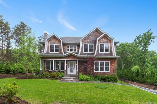 2 Sophia Ct, Westhampton, NY, 11977-1244 | Card Image