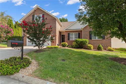 127 Brooks Landing Dr, Winston Salem, NC, 27106-4591 | Card Image