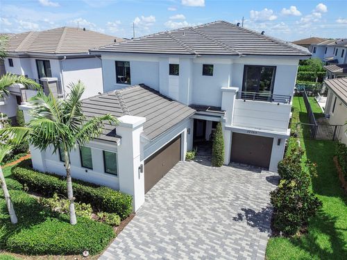 10765 Windward St, Coral Springs, FL, 33076-2985 | Card Image