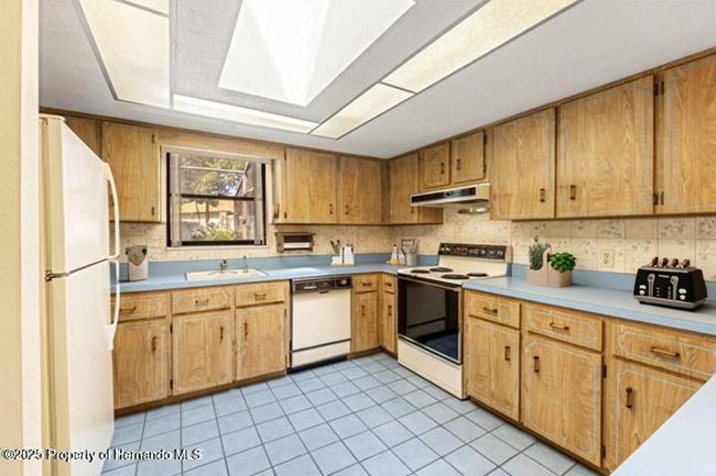 3029 Harrow Rd, House other with 3 bedrooms, 2 bathrooms and null parking in SPRING HILL FL | Image 5