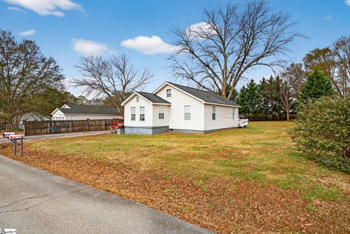 4 Caren St, Greenville, SC, 29611-4419 | Card Image