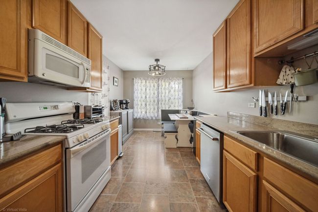 9343 Waterfall Glen Blvd, Townhouse with 3 bedrooms, 2 bathrooms and 2 parking in Darien IL | Image 10