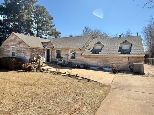 714 E Cypress St, Altus, OK, 73521-3902 | Card Image