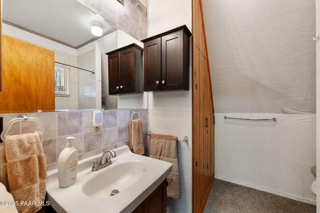 15-Bathroom (1) | Image 15