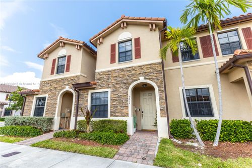 9214 W 33rd Ln, Hialeah, FL, 33018-2067 | Card Image