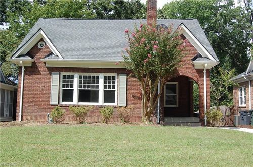 2114 Wright Ave, Greensboro, NC, 27403-1635 | Card Image
