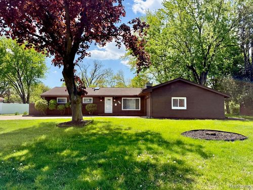 30840 Rock Creek Dr, Southfield, MI, 48076-5361 | Card Image