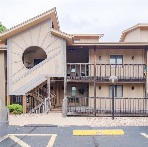 4 Sunrise Ridge Dr, Sunrise Beach, MO, 65079-7040 | Card Image