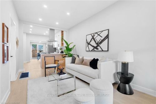 207 Kensington Ave N, Hamilton, ON, L8L7N6 | Card Image