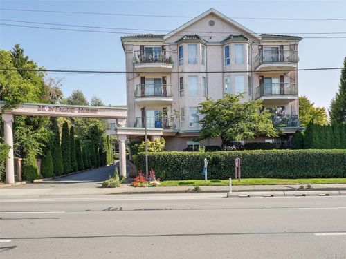 413-3133 Tillicum Rd, Saanich, BC, V9A2B4 | Card Image