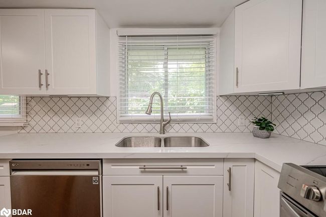 3923 Algonquin Ave, House other with 3 bedrooms, 2 bathrooms and 12 parking in Innisfil ON | Image 12