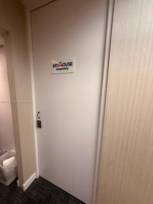 701b-1110 Brickell Ave, Miami, FL, 33131 | Card Image