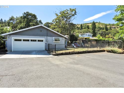 3120 W 12th St, The Dalles, OR, 97058-4325 | Card Image