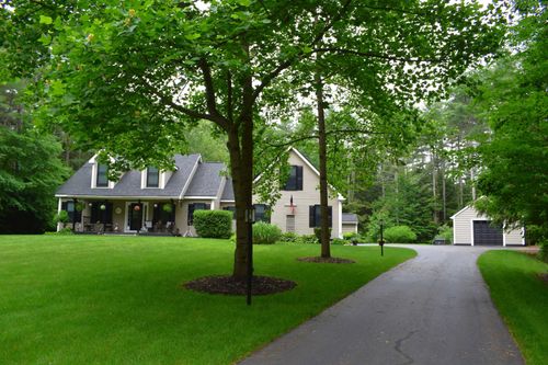 77 Brown Brook Cir, Fremont, NH, 03044-3122 | Card Image
