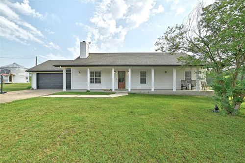 576 Monkey Rd, Elgin, TX, 78621-5977 | Card Image