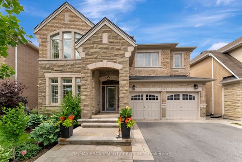 70 Attridge Cres, Waterdown, ON, L8B0T9 | Card Image