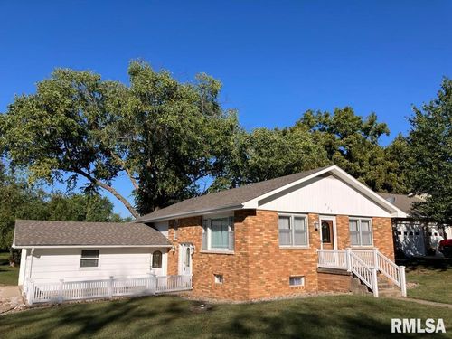 328 N Illinois St, Camp Point, IL, 62320-1007 | Card Image