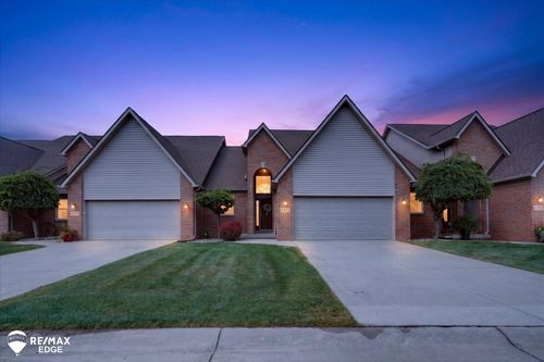 2035 Golfcrest Dr, Davison, MI, 48423-8377 | Card Image