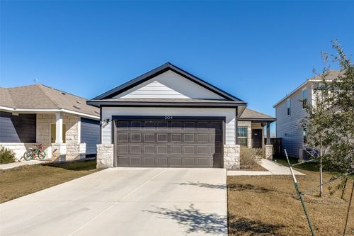 204 Kellys Heroes Way, Jarrell, TX, 76537-8035 | Card Image