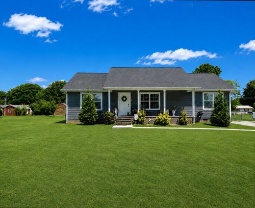 676 Parkway Dr, Smithville, TN, 37166-2842 | Card Image