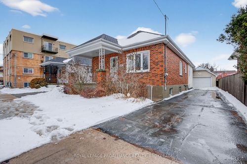 17 Stanley St, Kingston, ON, K7K1X8 | Card Image