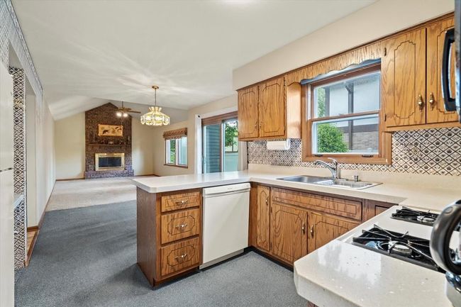 620 W 58 Th St, House other with 3 bedrooms, 3 bathrooms and 2 parking in Westmont IL | Image 9
