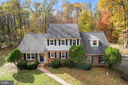 2435 Saint Peters Rd, POTTSTOWN, PA, 19465-8844 | Card Image