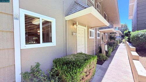 394 Ilo Ln, Danville, CA, 94526-2525 | Card Image