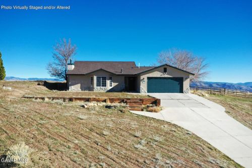 26801 Cabriolet Ct, Tehachapi, CA, 93561-9215 | Card Image