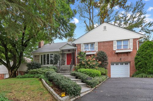 202 Old Wilmot Rd, Scarsdale, NY, 10583-6163 | Card Image