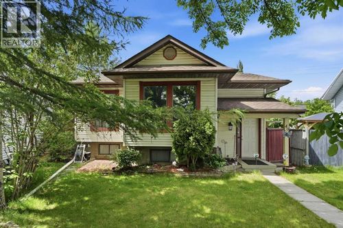40 Mckerrell Close Se, Calgary, AB, T2Z1M7 | Card Image