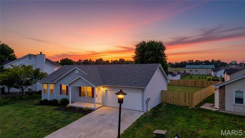 104 Briarwood Dr, Moscow Mills, MO, 63362-2434 | Card Image