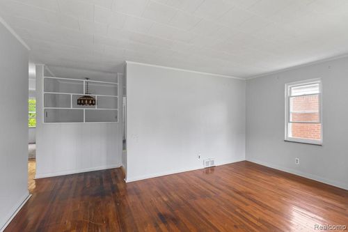 6198 Robindale Ave, Dearborn Heights, MI, 48127-3148 | Card Image