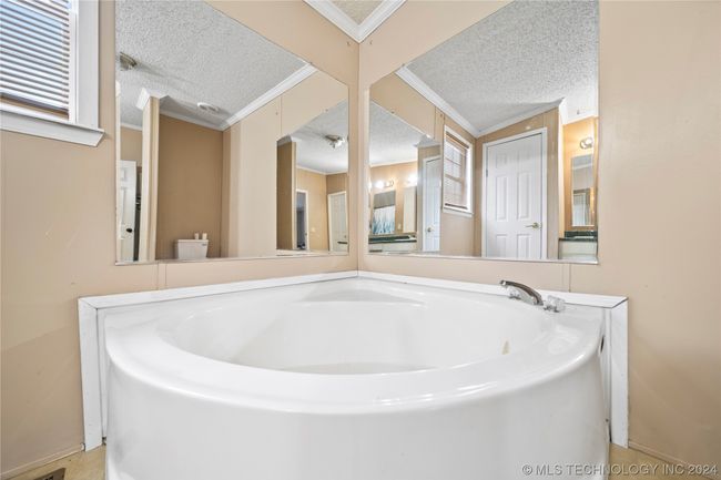 69291 E 15 Rd, House other with 3 bedrooms, 2 bathrooms and null parking in Quapaw OK | Image 21