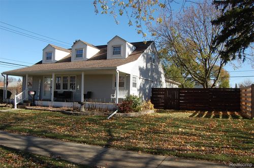 3505 16th St, Wyandotte, MI, 48192-6421 | Card Image