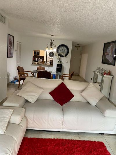 D205 - 1900 W 68th St, Condo with 3 bedrooms, 2 bathrooms and null parking in Hialeah FL | Image 2